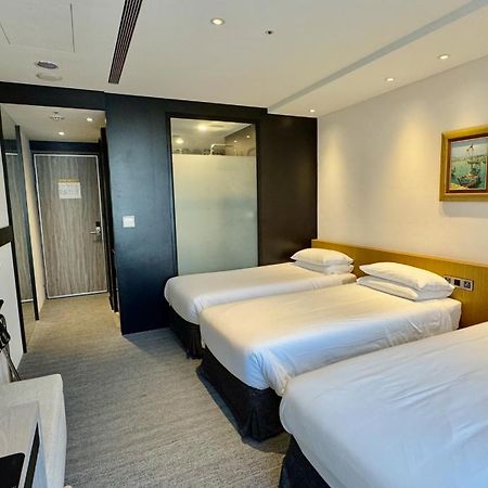 Royal Roi Hotel Taichung Bagian luar foto