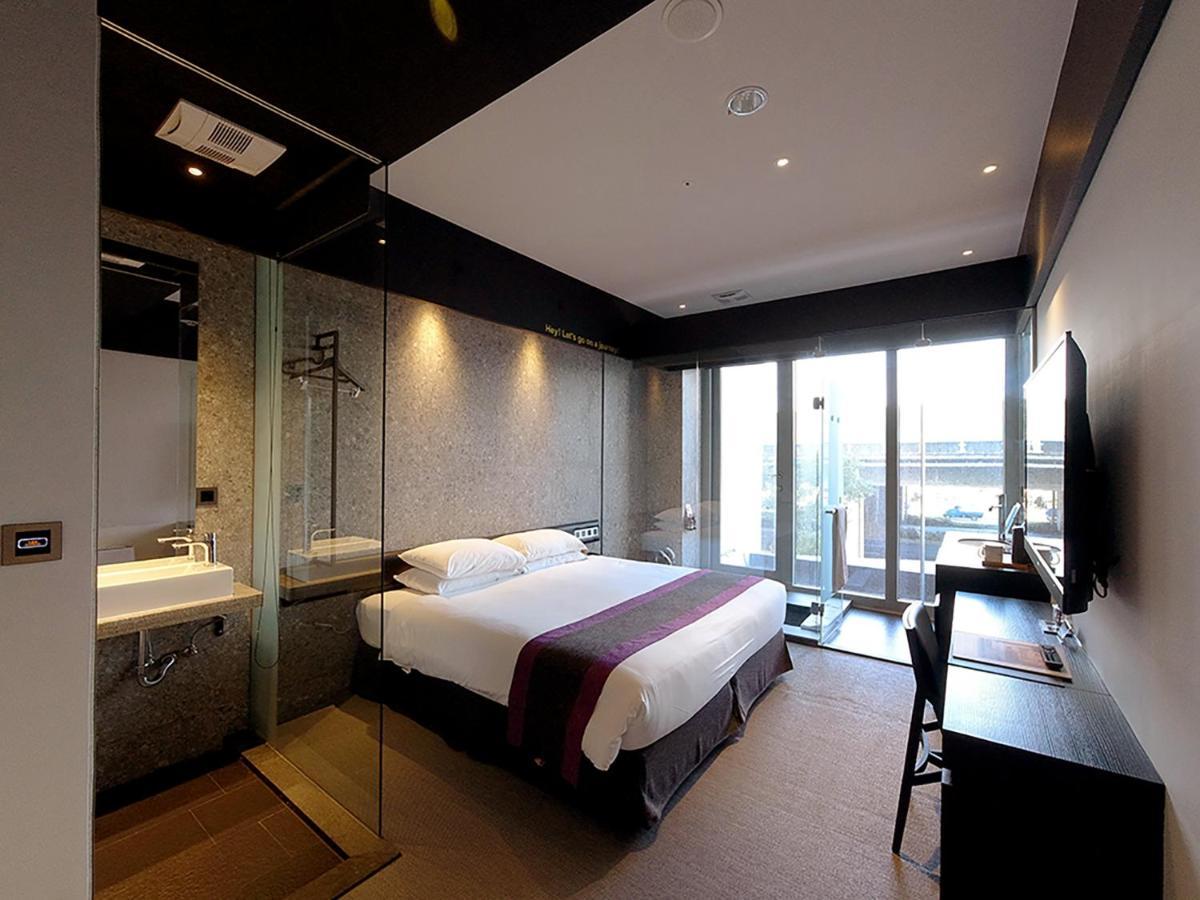 Royal Roi Hotel Taichung Bagian luar foto