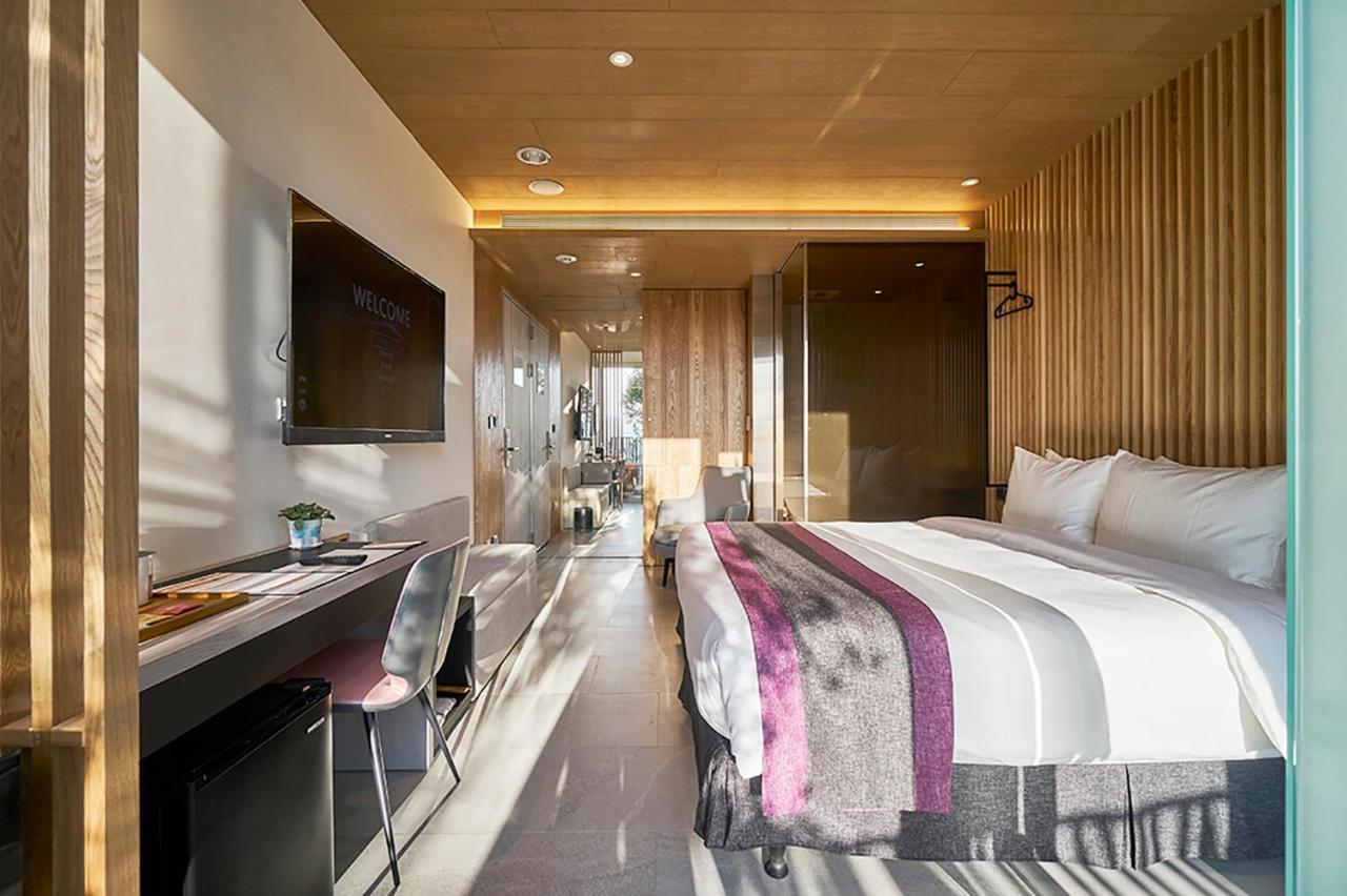 Royal Roi Hotel Taichung Bagian luar foto
