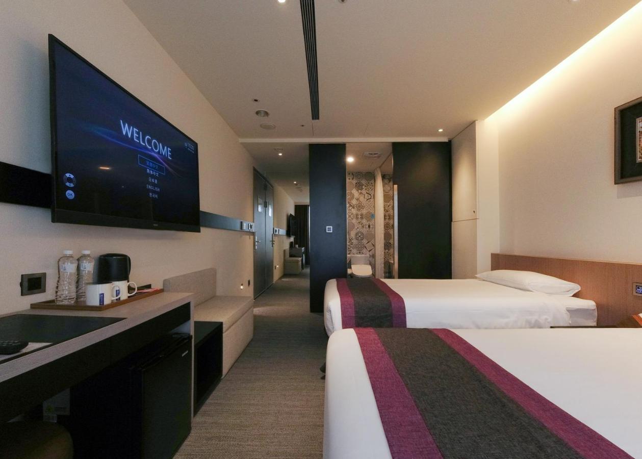 Royal Roi Hotel Taichung Bagian luar foto