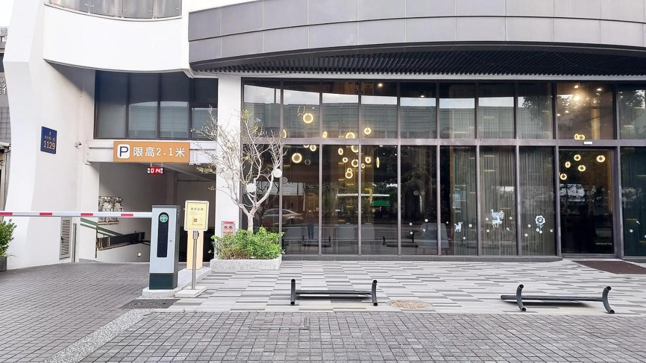 Royal Roi Hotel Taichung Bagian luar foto