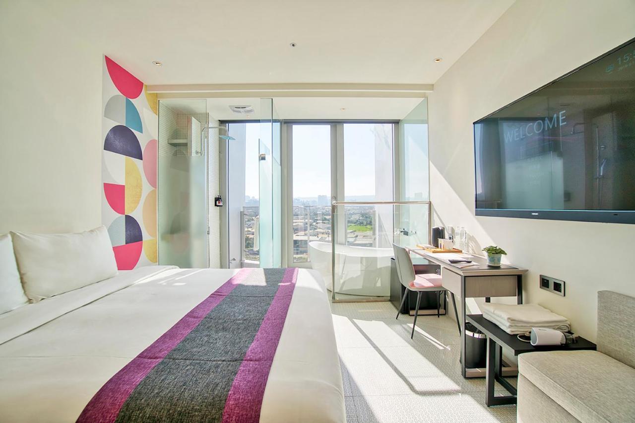 Royal Roi Hotel Taichung Bagian luar foto