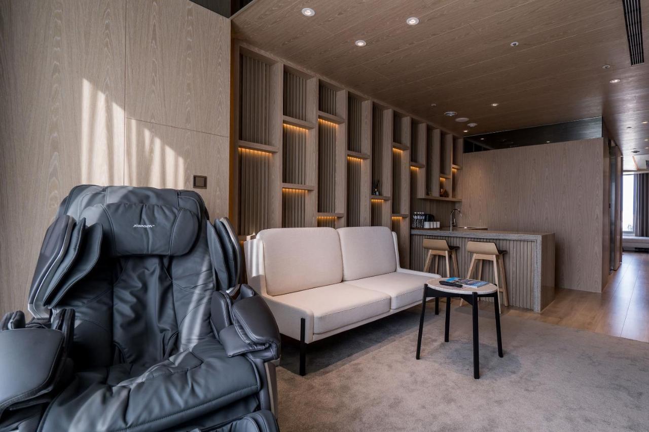 Royal Roi Hotel Taichung Bagian luar foto