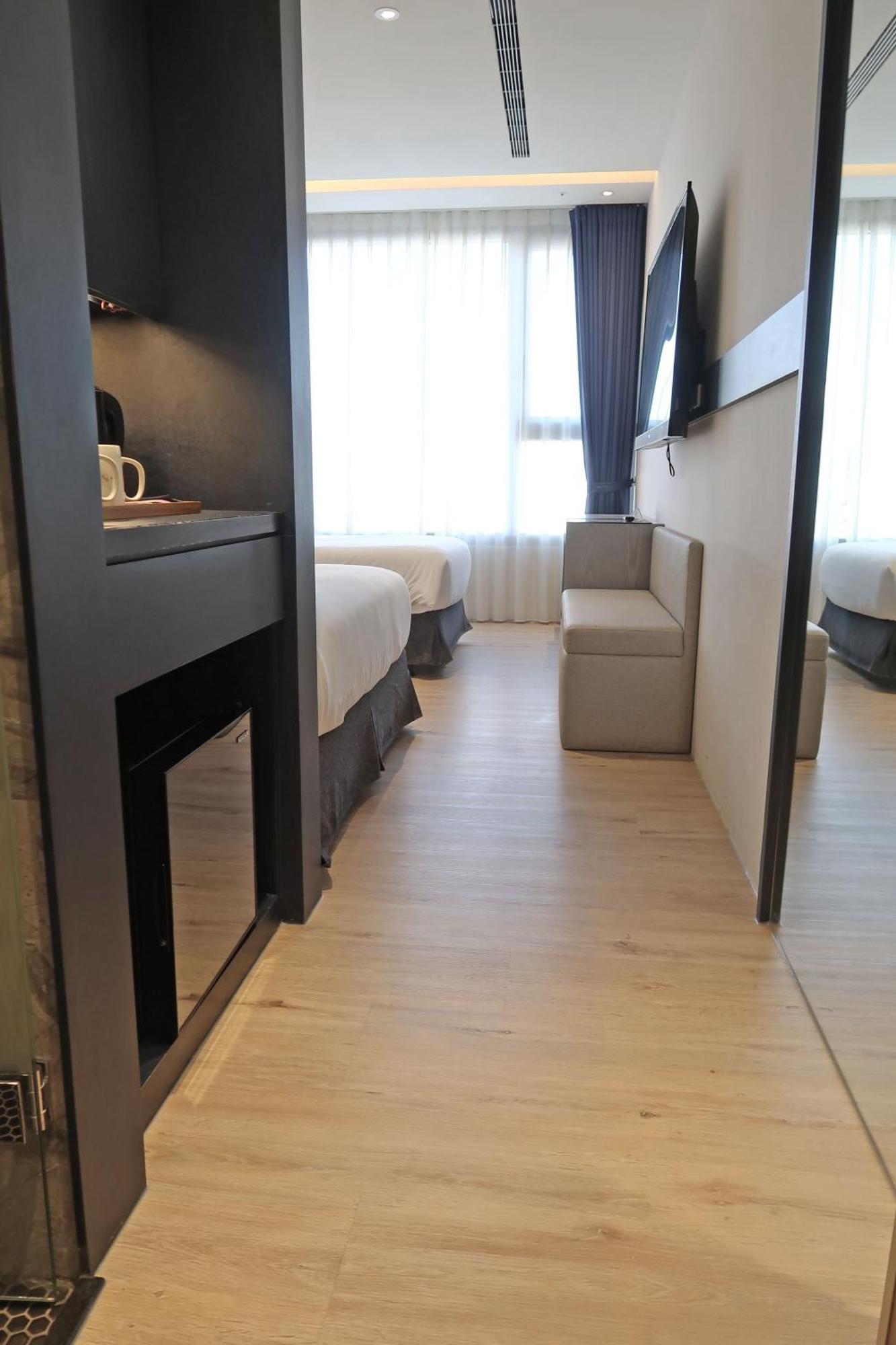 Royal Roi Hotel Taichung Bagian luar foto