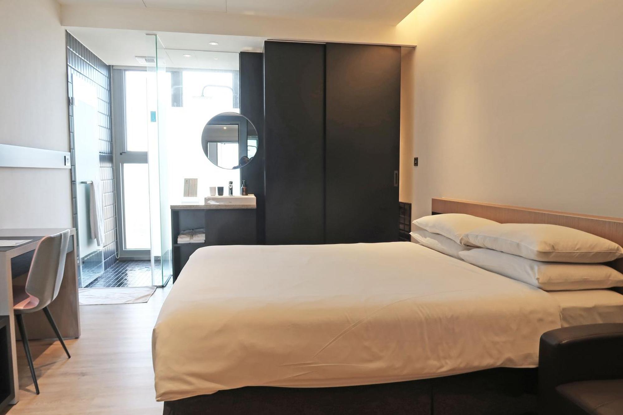 Royal Roi Hotel Taichung Bagian luar foto