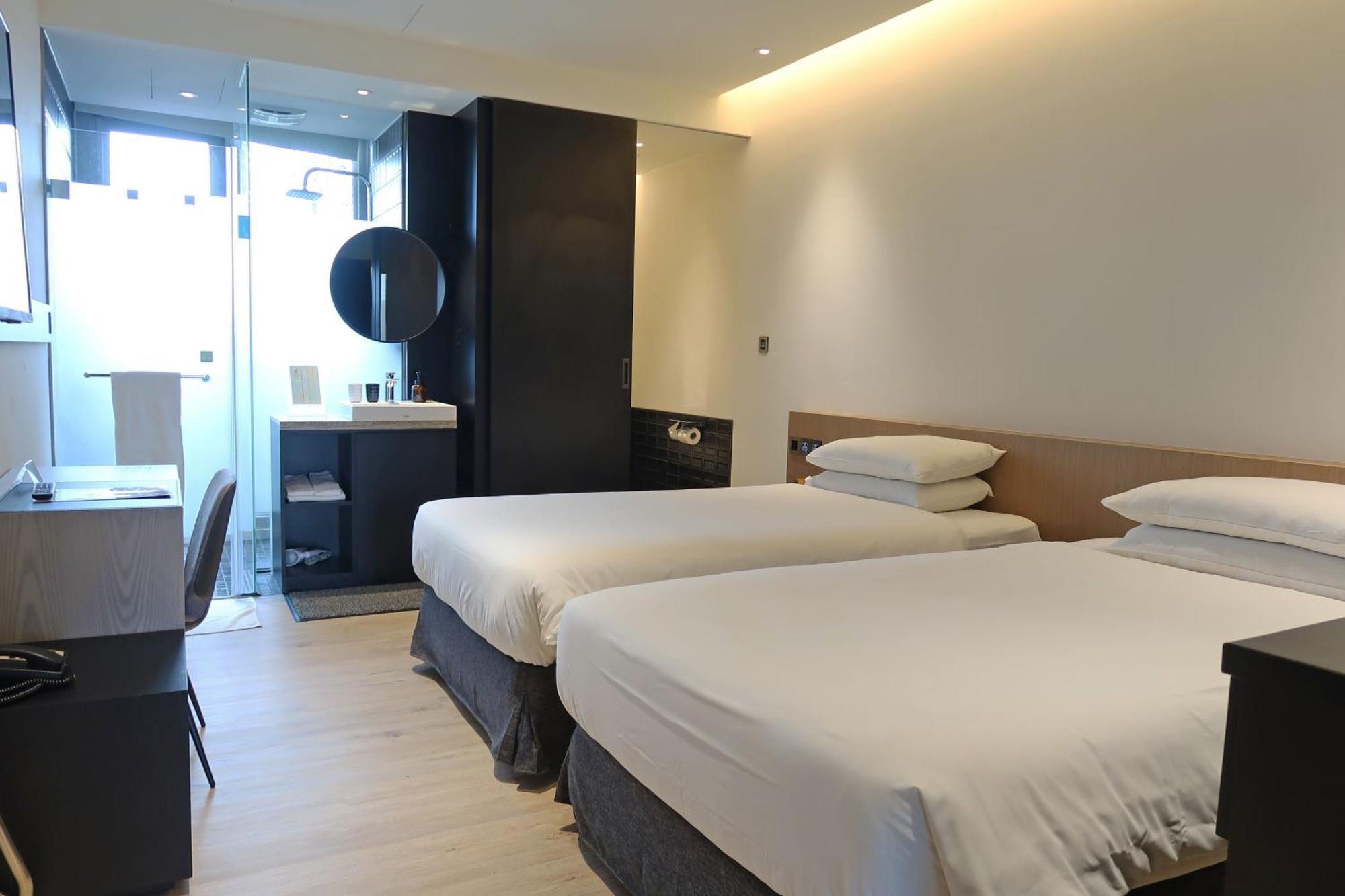 Royal Roi Hotel Taichung Bagian luar foto