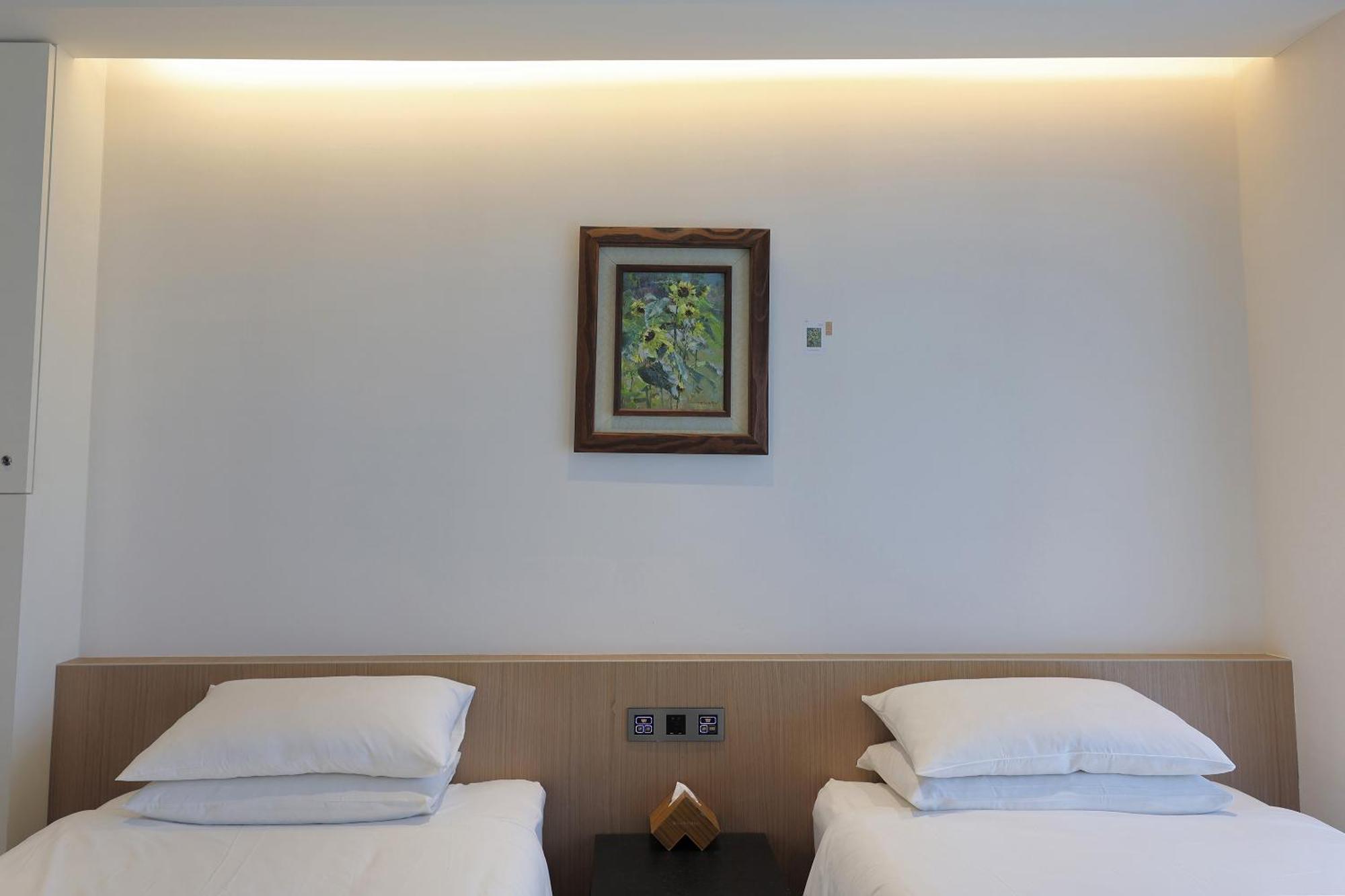 Royal Roi Hotel Taichung Bagian luar foto